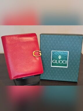 Gucci Red Leather Horsebit Bifold Wallet Vintage 1996 Gold Hardware w/ Box